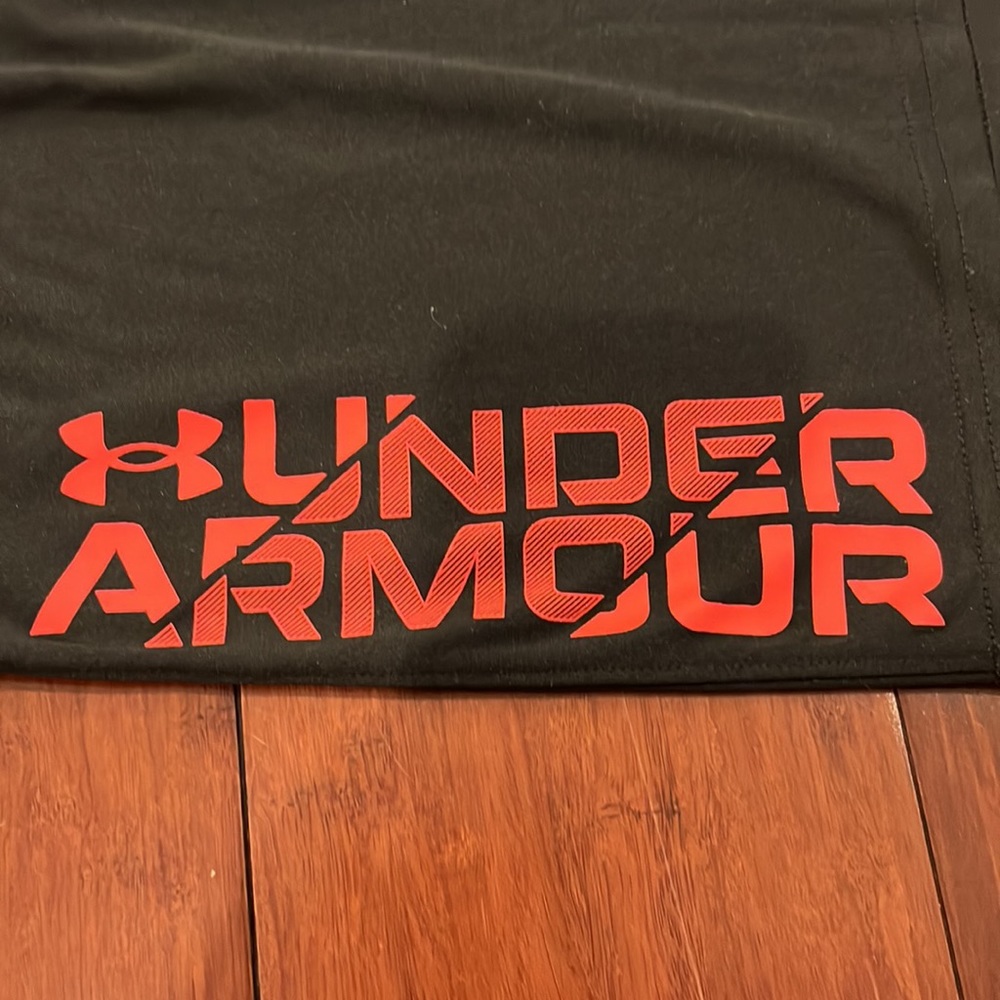 Under Armour shorts - Picture 3 of 4